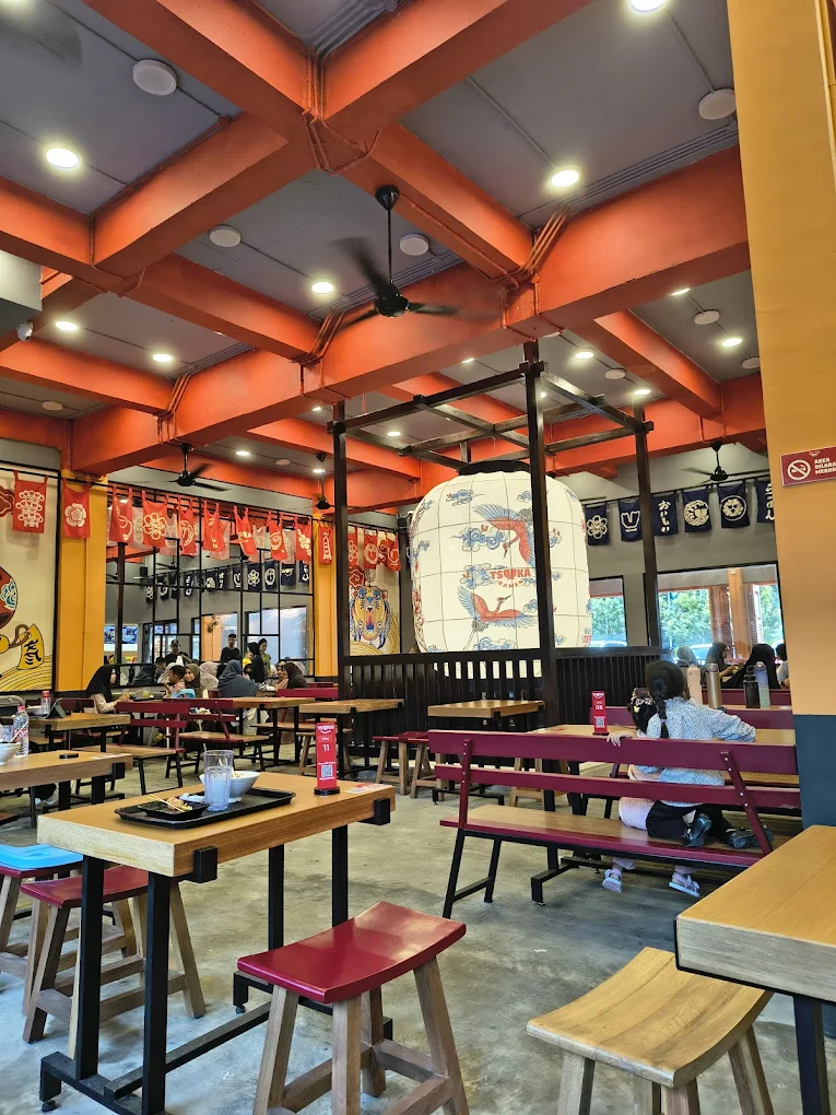 Suasana Tsuka Ramen